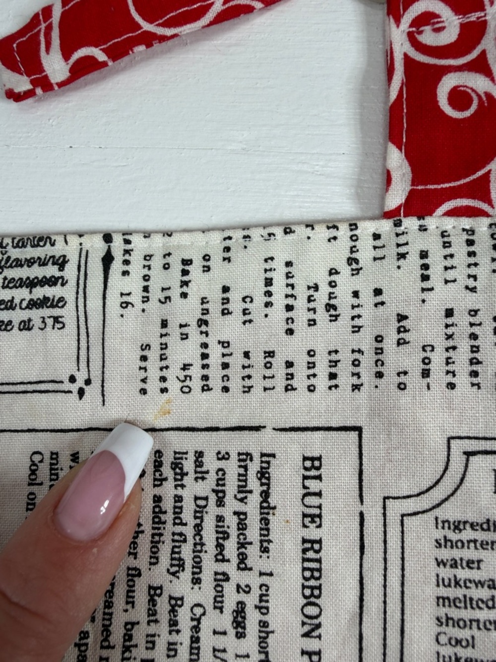 Handmade child’s apron for cooking or baking - Picture 6 of 7